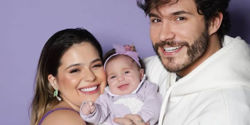 O casal ao lado da filha, Lua (Foto: Reprodução / Instagram)