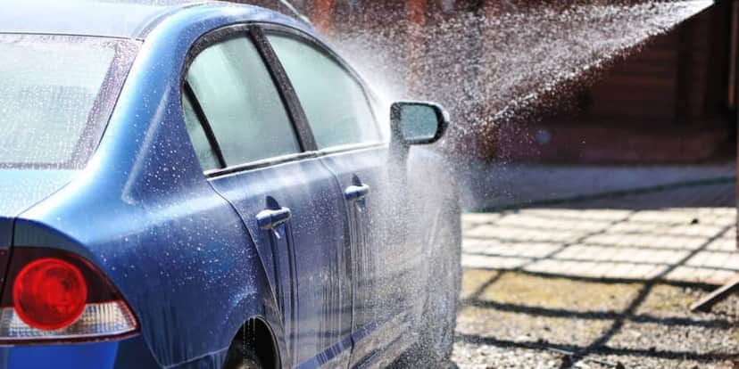 Funcionário orientou a lavar o carro, caso use o óleo de cozinha (Reprodução: Internet) Funcionário orientou a lavar o carro, caso use o óleo de cozinha (Reprodução: Internet)