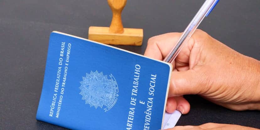 Quem ganha até meio salário mínimo pode seguir no Bolsa Família (Reprodução: Internet) Quem ganha até meio salário mínimo pode seguir no Bolsa Família (Reprodução: Internet)