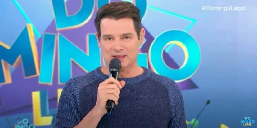Celso Portiolli nos estúdios do Domingo Legal (Reprodução: SBT) Celso Portiolli nos estúdios do Domingo Legal (Reprodução: SBT)