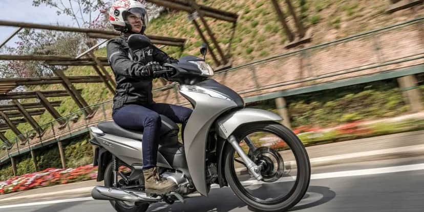 Até o modelo Biz está em lista de motos mais roubadas (Foto: Divulgação/Honda) Até o modelo Biz está em lista de motos mais roubadas (Foto: Divulgação/Honda)