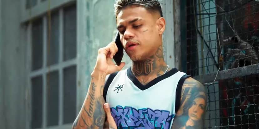 Hugo (MC Cabelinho) pode levar tiro em "Vai na Fé" (Foto: Reprodução/TV Globo) Hugo (MC Cabelinho) pode levar tiro em "Vai na Fé" (Foto: Reprodução/TV Globo)