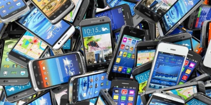 Imagem mostra diversos celulares juntos (Reprodução - Internet) Imagem mostra diversos celulares juntos (Reprodução - Internet)