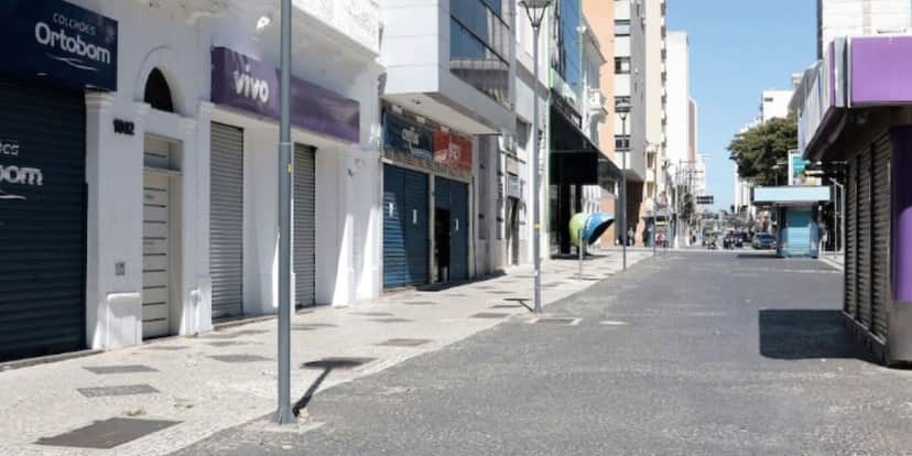Lojas de rua fechadas (Foto: Reprodução / Internet) Lojas de rua fechadas (Foto: Reprodução / Internet)