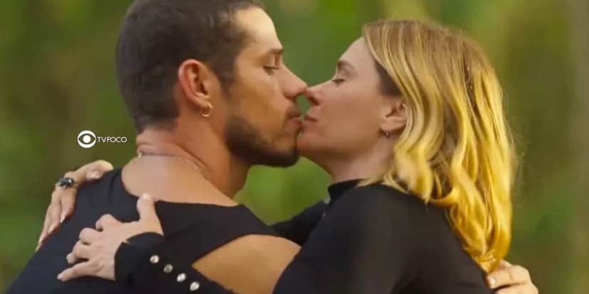 Lui (José Loreto) e Lumiar (Carolina Dieckmann) em Vai na Fé (Foto: Reprodução / Globo) Lui (José Loreto) e Lumiar (Carolina Dieckmann) em Vai na Fé (Foto: Reprodução / Globo)