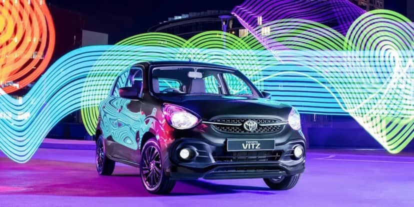 Vitz chama a atenção por estar custando menos de 10 mil dólares (Reprodução: Internet) Vitz chama a atenção por estar custando menos de 10 mil dólares (Reprodução: Internet)