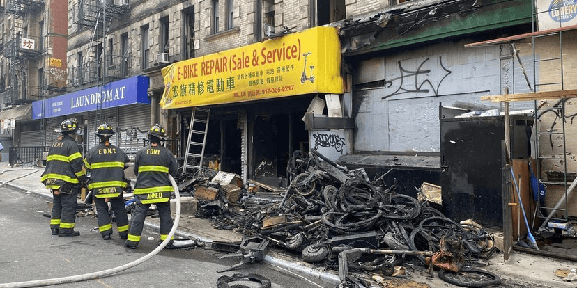 Incêndio que aconteceu em Nova York em loja de bicicletas elétricas, que deixou alguns mortos (Foto: Reprodução/ Internet) Incêndio que aconteceu em Nova York em loja de bicicletas elétricas, que deixou alguns mortos (Foto: Reprodução/ Internet)