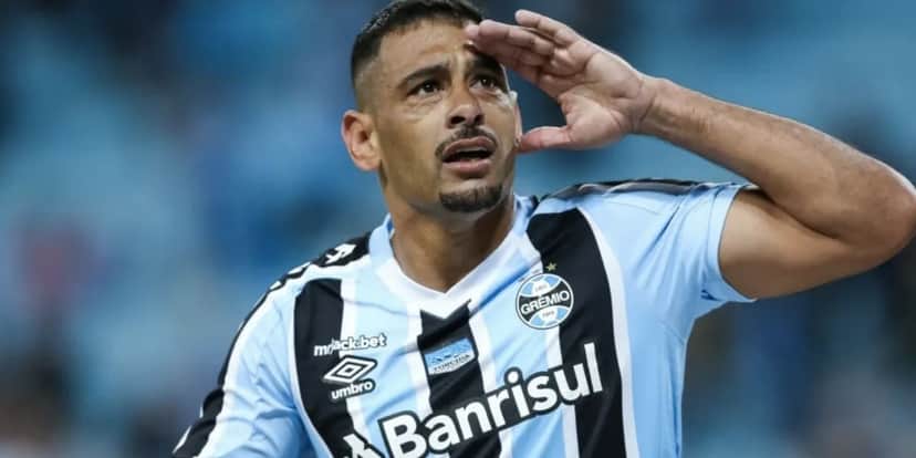 Diego Souza no Grêmio (Foto: Pedro H. Tesch) Diego Souza no Grêmio (Foto: Pedro H. Tesch)
