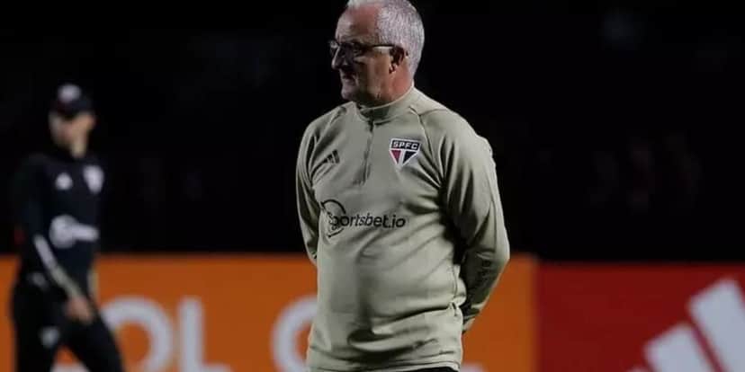 Dorival Júnior em campo - Foto: Internet Dorival Júnior em campo - Foto: Internet