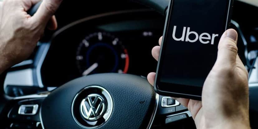 Motorista usando aplicativo da Uber (Foto: Reprodução / Internet) Motorista usando aplicativo da Uber (Foto: Reprodução / Internet)