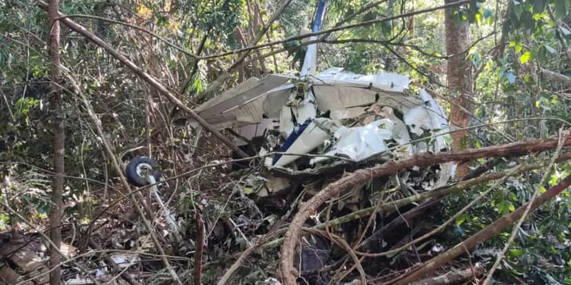 Avião que estava pai e filho foi encontrado no último domingo (30) (Reprodução: Internet) Avião que estava pai e filho foi encontrado no último domingo (30) (Reprodução: Internet)