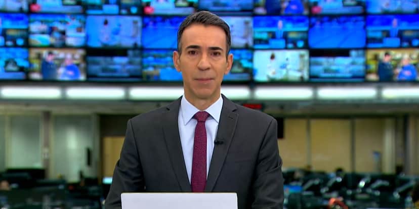 César Tralli entrou ao vivo com boletim (Foto: Reprodução/TV Globo) César Tralli entrou ao vivo com boletim (Foto: Reprodução/TV Globo)