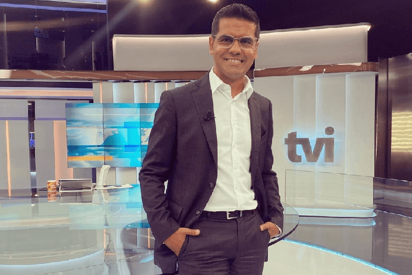 Âncora do jornal da TVi 24, Marcos Pinto (Foto: Reprodução/ Internet) Âncora do jornal da TVi 24, Marcos Pinto (Foto: Reprodução/ Internet)