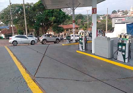 Postos da empresa MAGA são lacrados pela justiça (Foto: Reprodução, Portal Rio Prado) Postos da empresa MAGA são lacrados pela justiça (Foto: Reprodução, Portal Rio Prado)