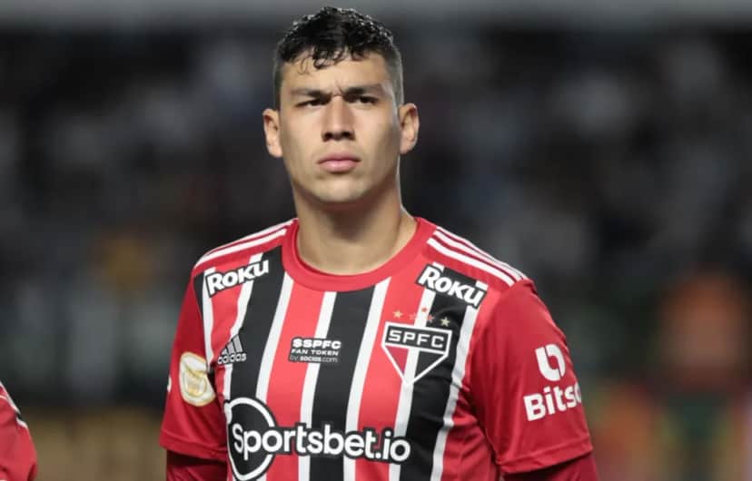 O zagueiro Ferraresi vai se acertar em definitivo com o São Paulo O zagueiro Ferraresi vai se acertar em definitivo com o São Paulo
