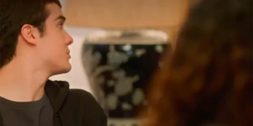 Rafa (Caio Manhente) também evita envenenamento em "Vai na Fé" (Foto: Reprodução/TV Globo) Rafa (Caio Manhente) também evita envenenamento em "Vai na Fé" (Foto: Reprodução/TV Globo)
