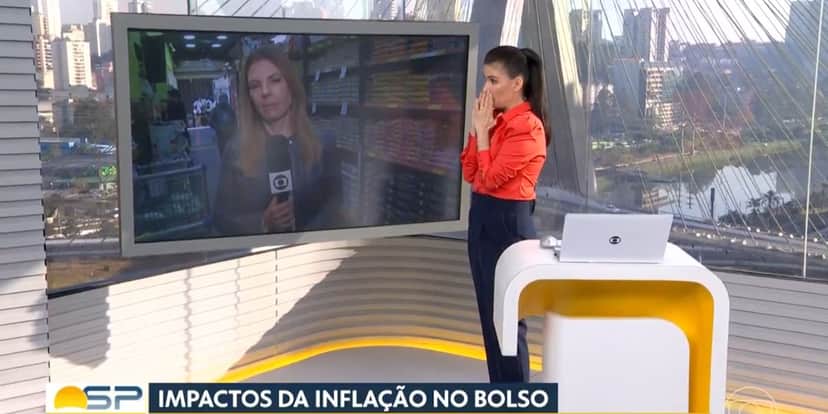 Sabina Simonato ainda estava bem abalada quando chamou a participação de Ananda Apple (Reprodução: Globo) Sabina Simonato ainda estava bem abalada quando chamou a participação de Ananda Apple (Reprodução: Globo)