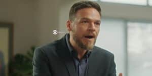 Theo (Emílio Dantas) na novela Vai na Fé (Foto: Reprodução / Globo / Montagem TV Foco)