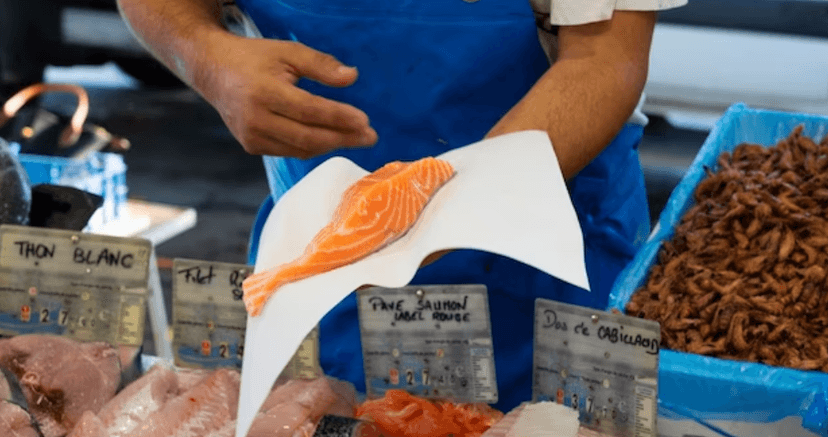 É extremamente necessário ter um cuidado redobrado, principalmente ao comprar carnes, frios e congelados (Foto Reprodução/Internet) É extremamente necessário ter um cuidado redobrado, principalmente ao comprar carnes, frios e congelados (Foto Reprodução/Internet)