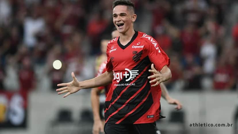 Flamengo monitoria Khellven, do Athletico Paranaense (Foto: Divulgação) Flamengo monitoria Khellven, do Athletico Paranaense (Foto: Divulgação)