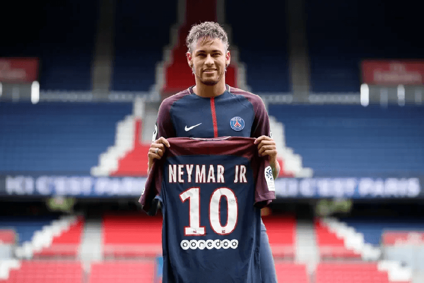 Neymar no dia em que se apresentou no PSG (Foto: Reprodução/ Internet) Neymar no dia em que se apresentou no PSG (Foto: Reprodução/ Internet)