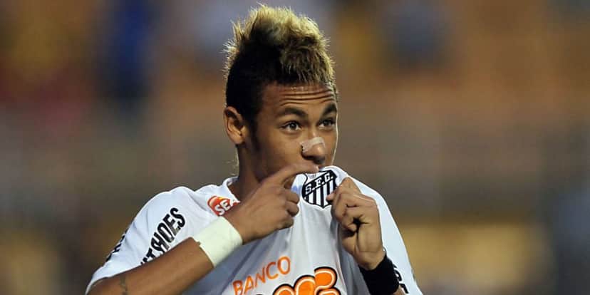 Neymar jogando no Santos (Reprodução - Internet) Neymar jogando no Santos (Reprodução - Internet)