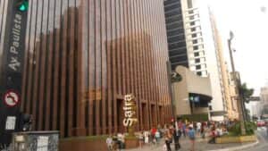 Fachada do Banco Safra na Avenida Paulista, em São Paulo (Foto: Reprodução / Internet) Fachada do Banco Safra na Avenida Paulista, em São Paulo (Foto: Reprodução / Internet)
