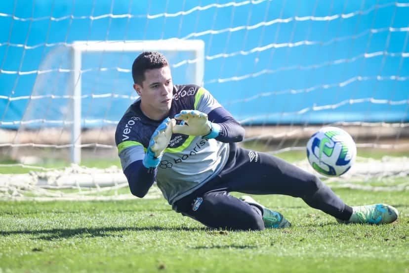 Brenno em treino do Grêmio — Foto: Lucas Uebel/Grêmio Brenno em treino do Grêmio — Foto: Lucas Uebel/Grêmio