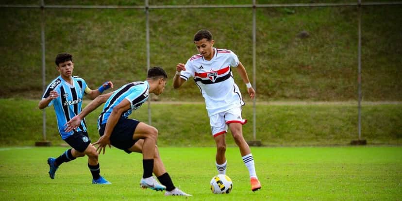 Caíque Takada é um dos principais destaques da base do São Paulo (Reprodução: Internet) Caíque Takada é um dos principais destaques da base do São Paulo (Reprodução: Internet)