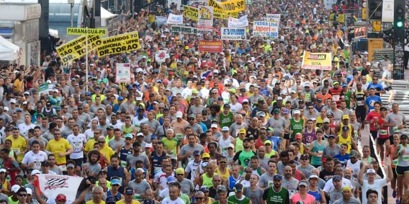 Corrida de São Silvestre acontece sempre no dia 31 de dezembro (Foto: Rovena Rosa/Agência Brasil) Corrida de São Silvestre acontece sempre no dia 31 de dezembro (Foto: Rovena Rosa/Agência Brasil)