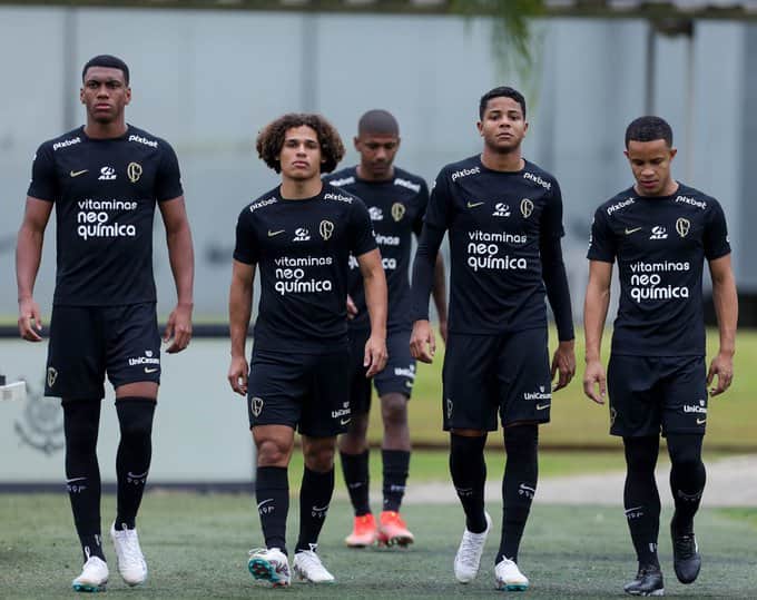 Corinthians liga ALERTA por jovens e situação vem à tona - Foto: Reprodução/Internet Corinthians liga ALERTA por jovens e situação vem à tona - Foto: Reprodução/Internet