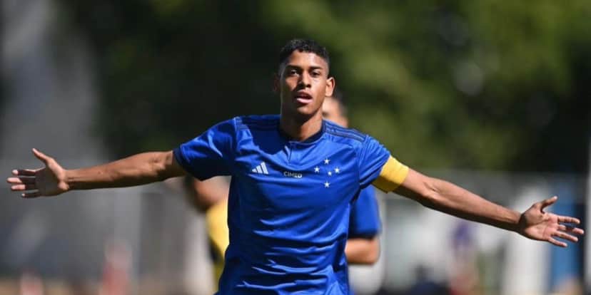Enzo Vagner vai deixar o Cruzeiro (Foto: Reprodução/ Internet) Enzo Vagner vai deixar o Cruzeiro (Foto: Reprodução/ Internet)