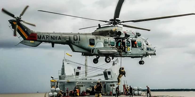 Helicóptero modelo UH-15 Super Cougar (Foto: Divulgação/Marinha) Helicóptero modelo UH-15 Super Cougar (Foto: Divulgação/Marinha)