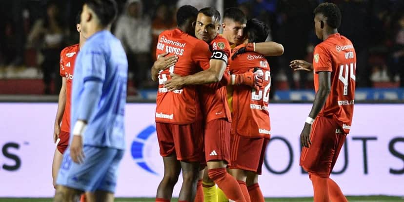 Internacional comemorando o gol de Enner Valência contra o Bolívar - (Foto: Internet) Internacional comemorando o gol de Enner Valência contra o Bolívar - (Foto: Internet)