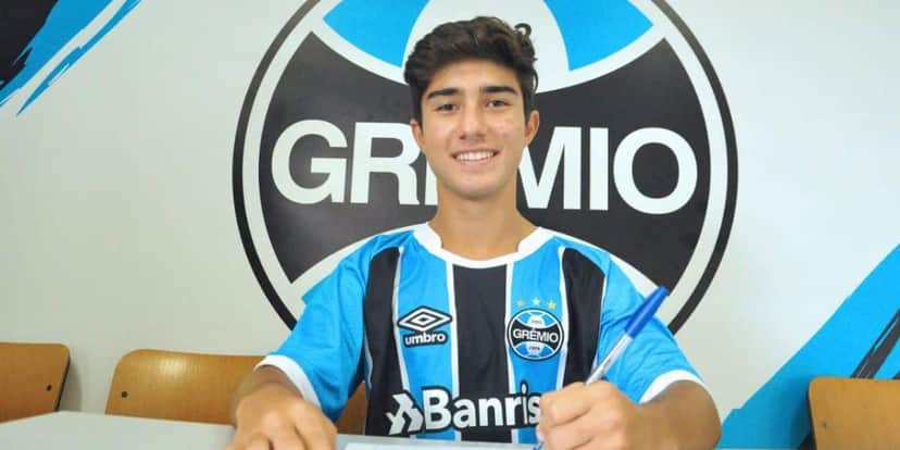 Matheus Pagliarini está de saída do Grêmio, rumo à Europa - (Foto: Internet) Matheus Pagliarini está de saída do Grêmio, rumo à Europa - (Foto: Internet)