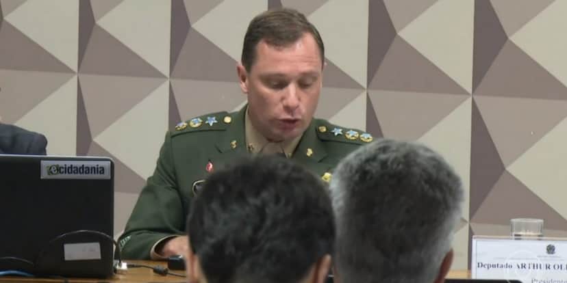 Mauro Cid expos ação de Bolsonaro (Foto: Reprodução/TV Globo) Mauro Cid expos ação de Bolsonaro (Foto: Reprodução/TV Globo)