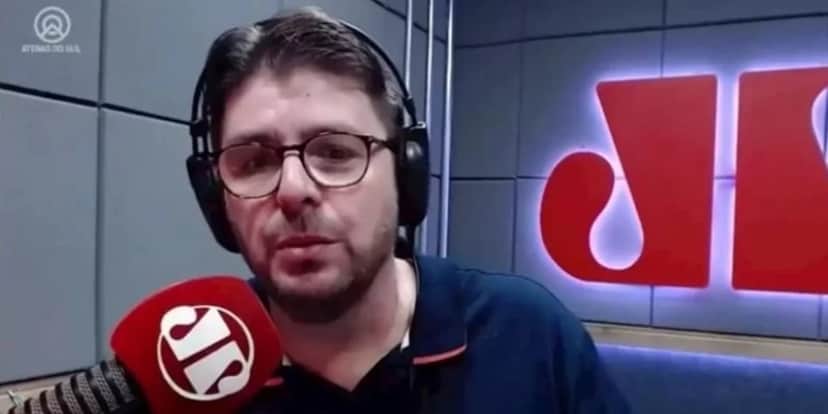 Jovem Pan News demitiu Milton de Oliveira Júnior por apoio a atos golpistas (Foto: Reprodução/YouTube) Jovem Pan News demitiu Milton de Oliveira Júnior por apoio a atos golpistas (Foto: Reprodução/YouTube)