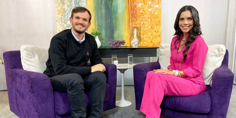 Padre Patrick no "Sensacional", com Daniela Albuquerque (Foto: Divulgação/RedeTV!) Padre Patrick no "Sensacional", com Daniela Albuquerque (Foto: Divulgação/RedeTV!)