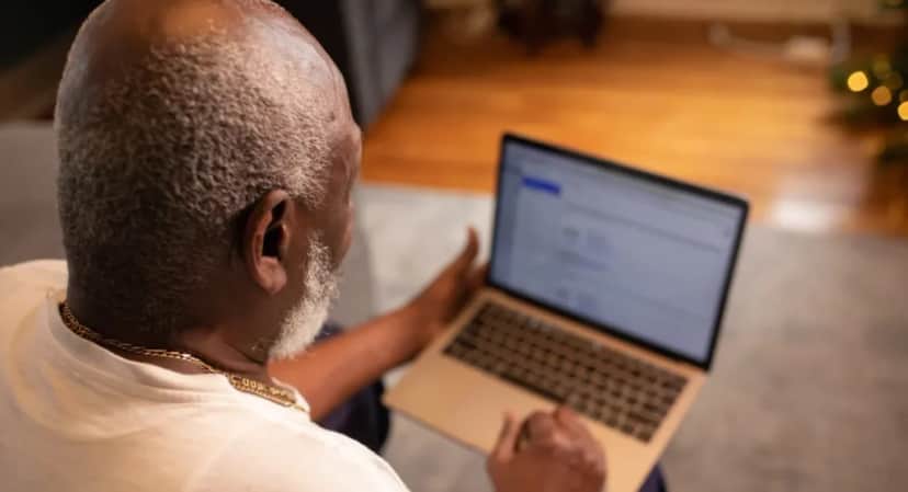 Aposentados e pensionistas precisam se atentar à situações que podem vir a bloquear o benefício (Foto Reprodução/Internet) Aposentados e pensionistas precisam se atentar à situações que podem vir a bloquear o benefício (Foto Reprodução/Internet)