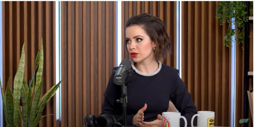 Sandy revelou que sabe até ensinar as pessoas a se masturbarem (Reprodução: Youtube) Sandy revelou que sabe até ensinar as pessoas a se masturbarem (Reprodução: Youtube)
