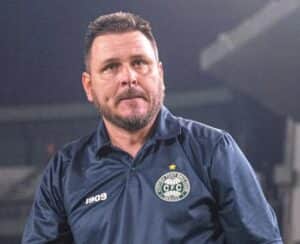 Thiago Kosloski, técnico do Coritiba (Foto: Gabriel Thá / Internet) Thiago Kosloski, técnico do Coritiba (Foto: Gabriel Thá / Internet)