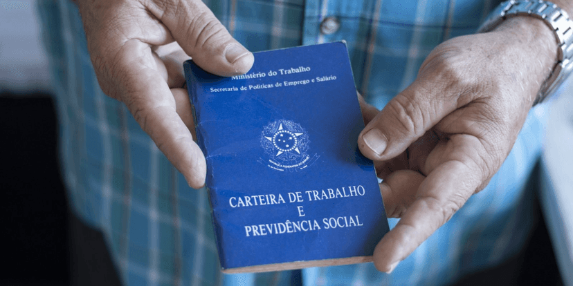 Carteira assinada (Reprodução/Internet) Carteira assinada (Reprodução/Internet)