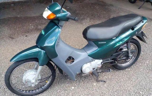 Honda C100 Biz 2003. Foto: Reprodução/Internet Honda C100 Biz 2003. Foto: Reprodução/Internet