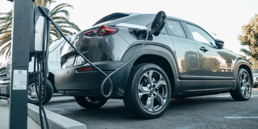 Projeto de Lei visa isenção de IPVA para carros elétricos (Imagem Reprodução Internet) Projeto de Lei visa isenção de IPVA para carros elétricos (Imagem Reprodução Internet)