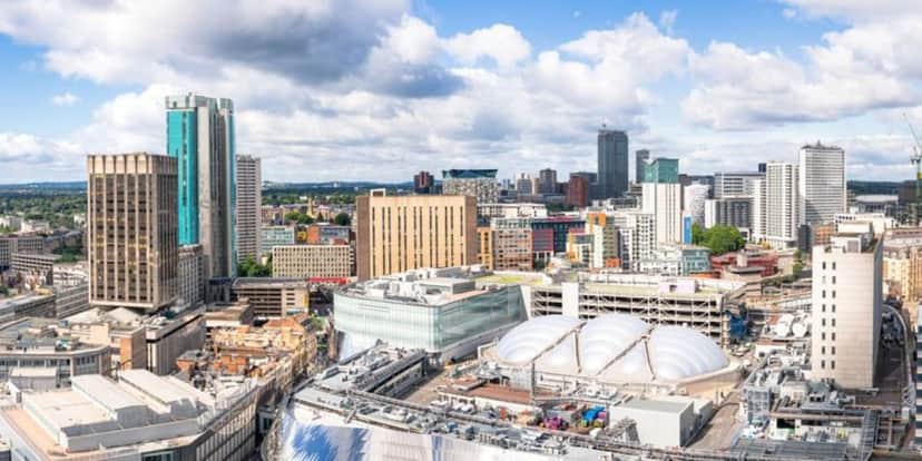 Birmingham é considerada a segunda maior cidade do Reino Unido (Reprodução: Internet) Birmingham é considerada a segunda maior cidade do Reino Unido (Reprodução: Internet)