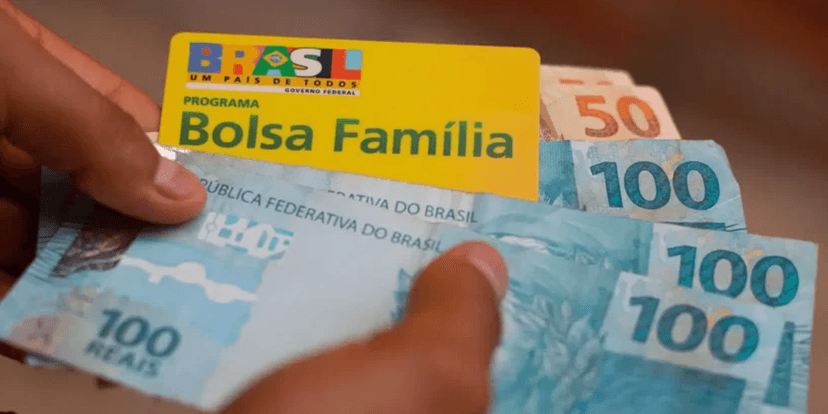 Novidade do Bolsa Família foi anunciada para Outubro e população já pode comemorar (Foto: Reprodução Internet) Novidade do Bolsa Família foi anunciada para Outubro e população já pode comemorar (Foto: Reprodução Internet)
