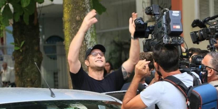 O ex-BBB foi preso por estar com um porte ilegal de arma (Reprodução: Internet) O ex-BBB foi preso por estar com um porte ilegal de arma (Reprodução: Internet)
