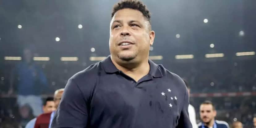 Ronaldo segue em busca de um novo treinador para o Cabuloso - (Foto: Internet) Ronaldo segue em busca de um novo treinador para o Cabuloso - (Foto: Internet)