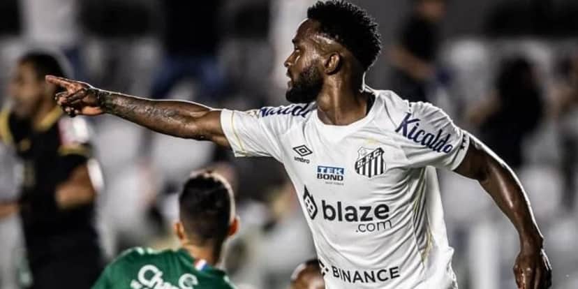 Stiven Mendoza pode estar de saída do Santos - (Foto: Internet) Stiven Mendoza pode estar de saída do Santos - (Foto: Internet)