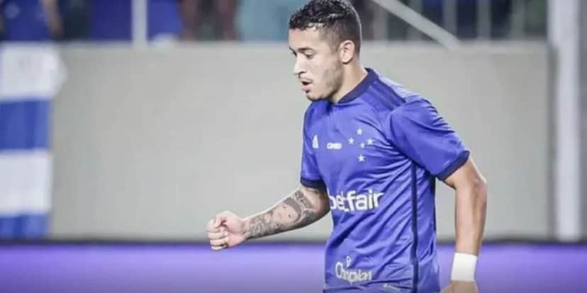William, lateral do Cruzeiro - (Foto: Internet) William, lateral do Cruzeiro - (Foto: Internet)